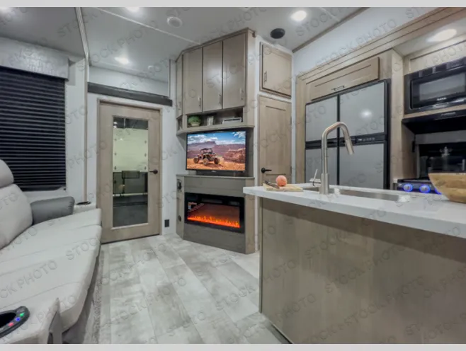 2023 Grand Design Momentum G-Class 320G - Photo 4