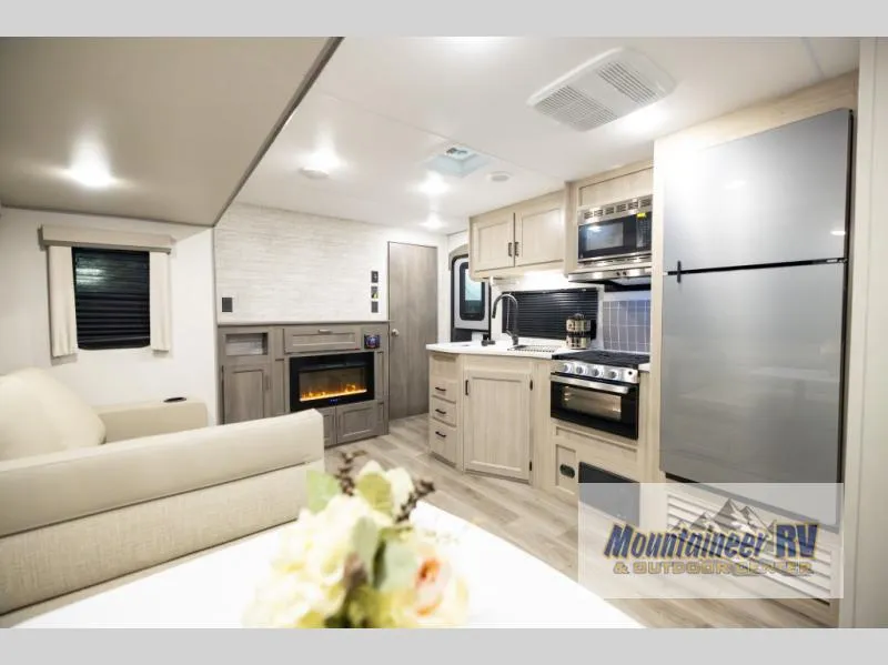 2027 Coachmen Catalina 293QBCK - Photo 3