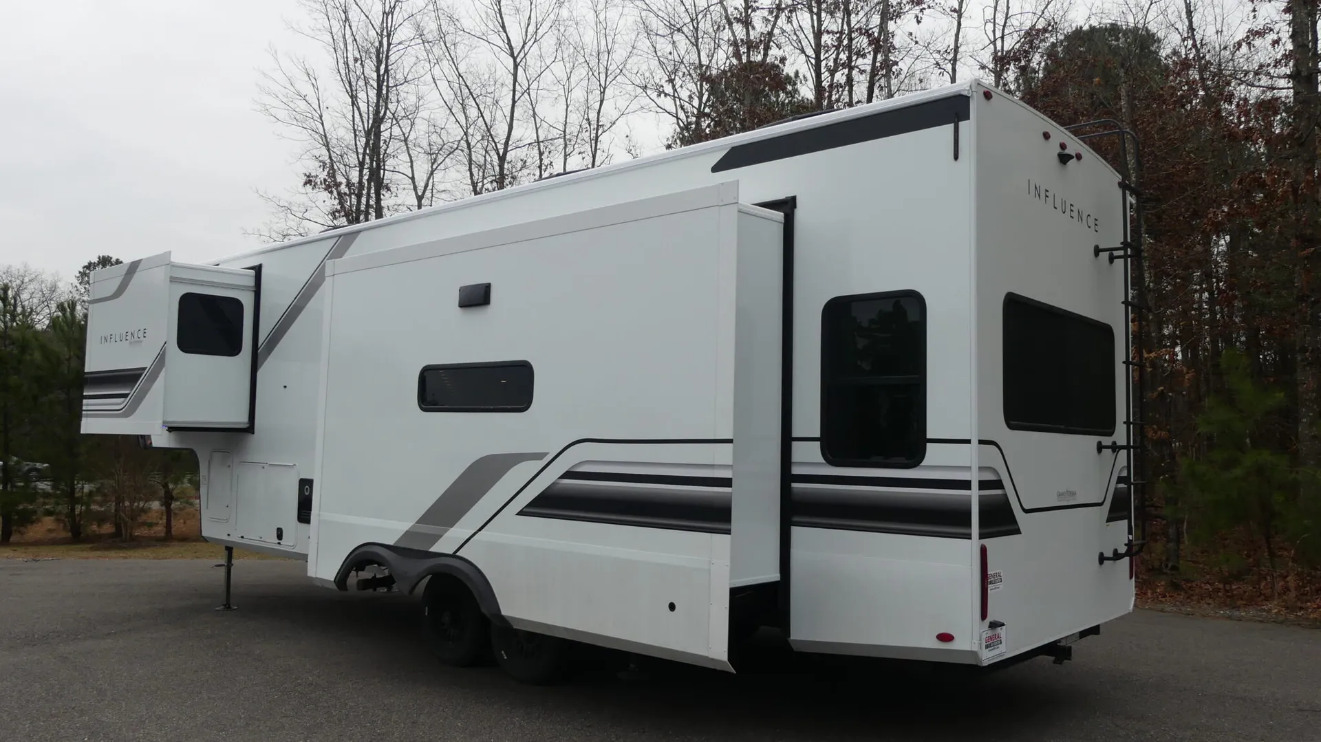 2026 Grand Design Influence 3003RL - Photo 4