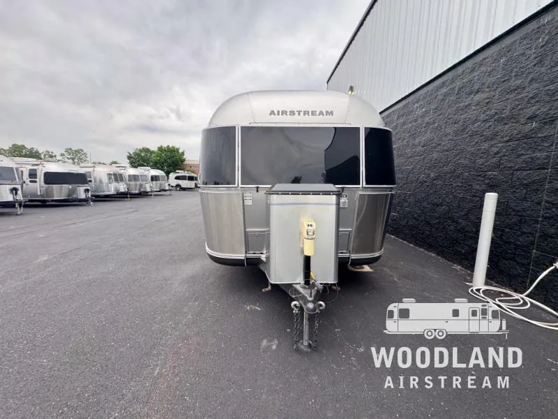 2010 Airstream Classic 27FB - Photo 4