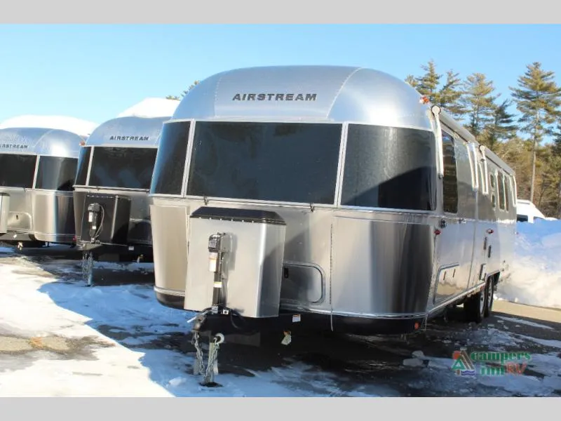 2026 Airstream Classic 33FB - Photo 3