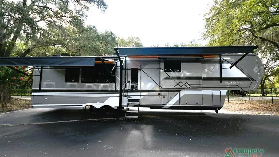 2027 Keystone RV Montana 3900RK - Photo 4