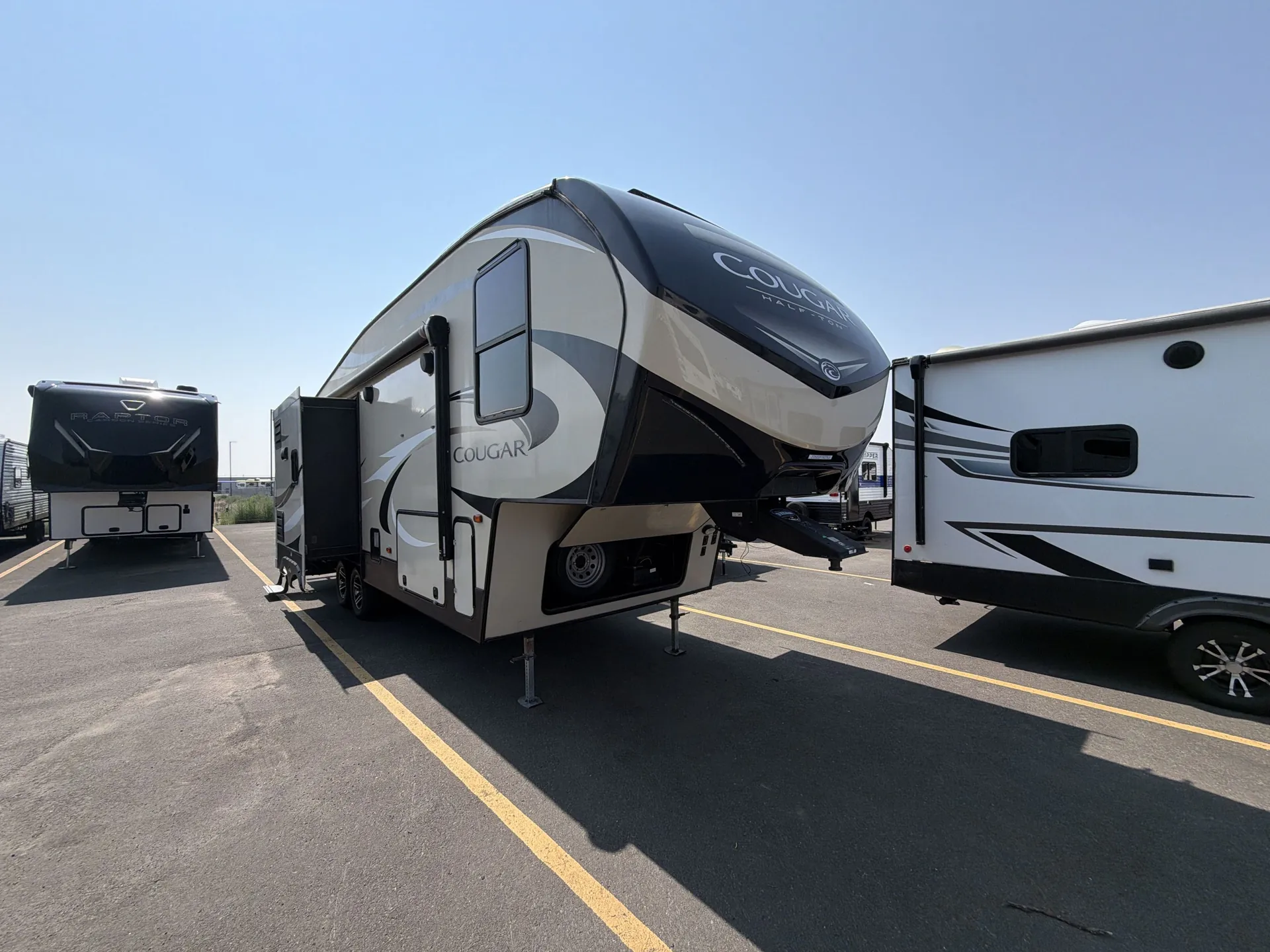2019 Keystone Cougar Half-Ton 27RLS - Photo 2