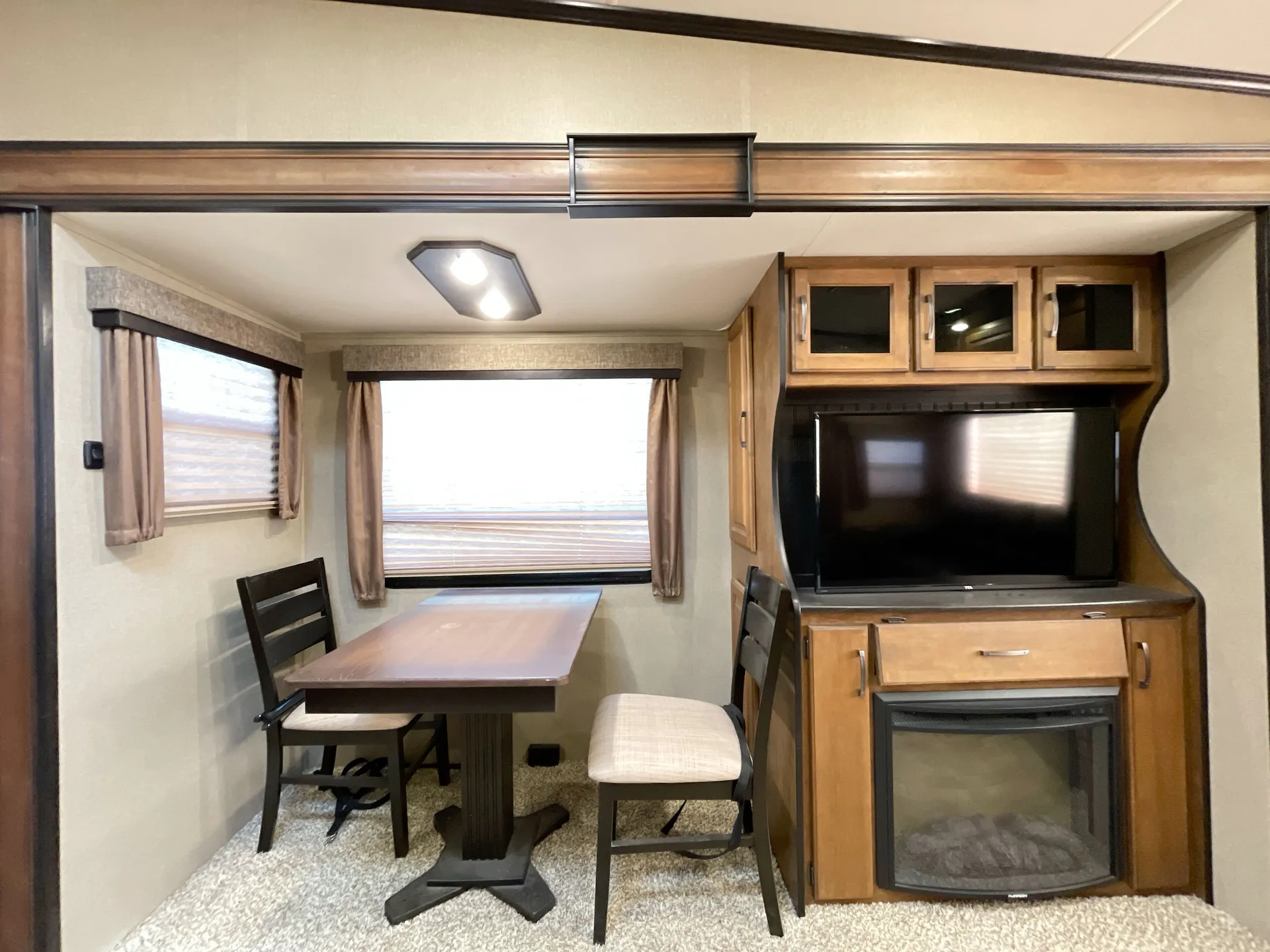 2017 Grand Design Reflection 27RL — living area main