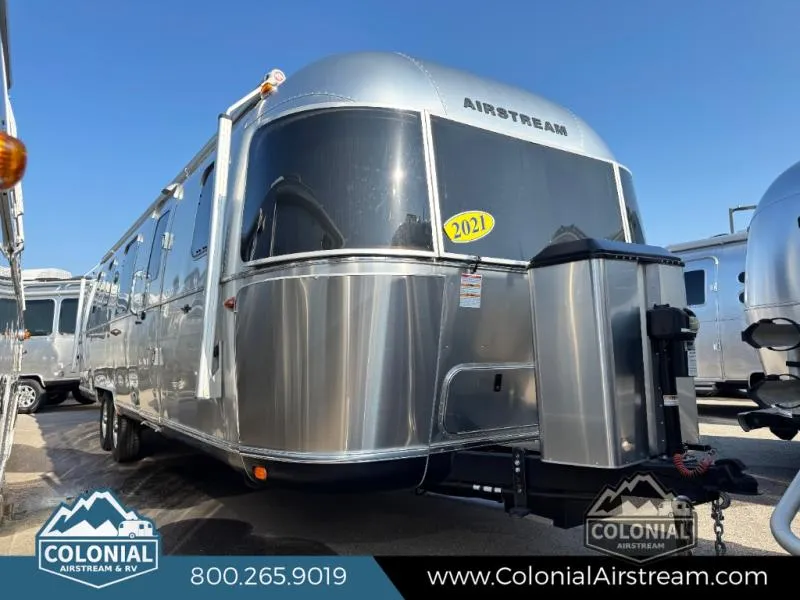 2021 Airstream Classic 33FB - Photo 2