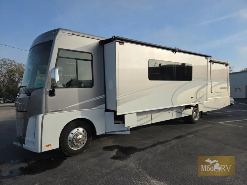 2016 Itasca Suncruiser 38Q - Main photo