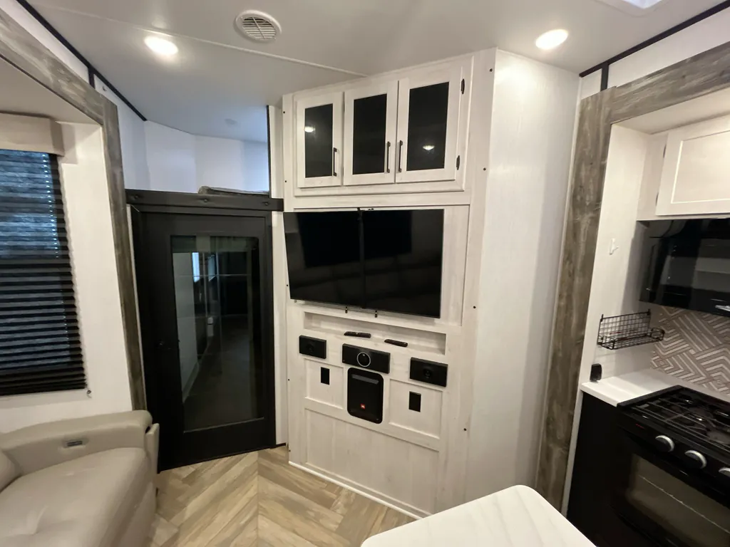 2023 Heartland Gravity 3950, Photos photo 13