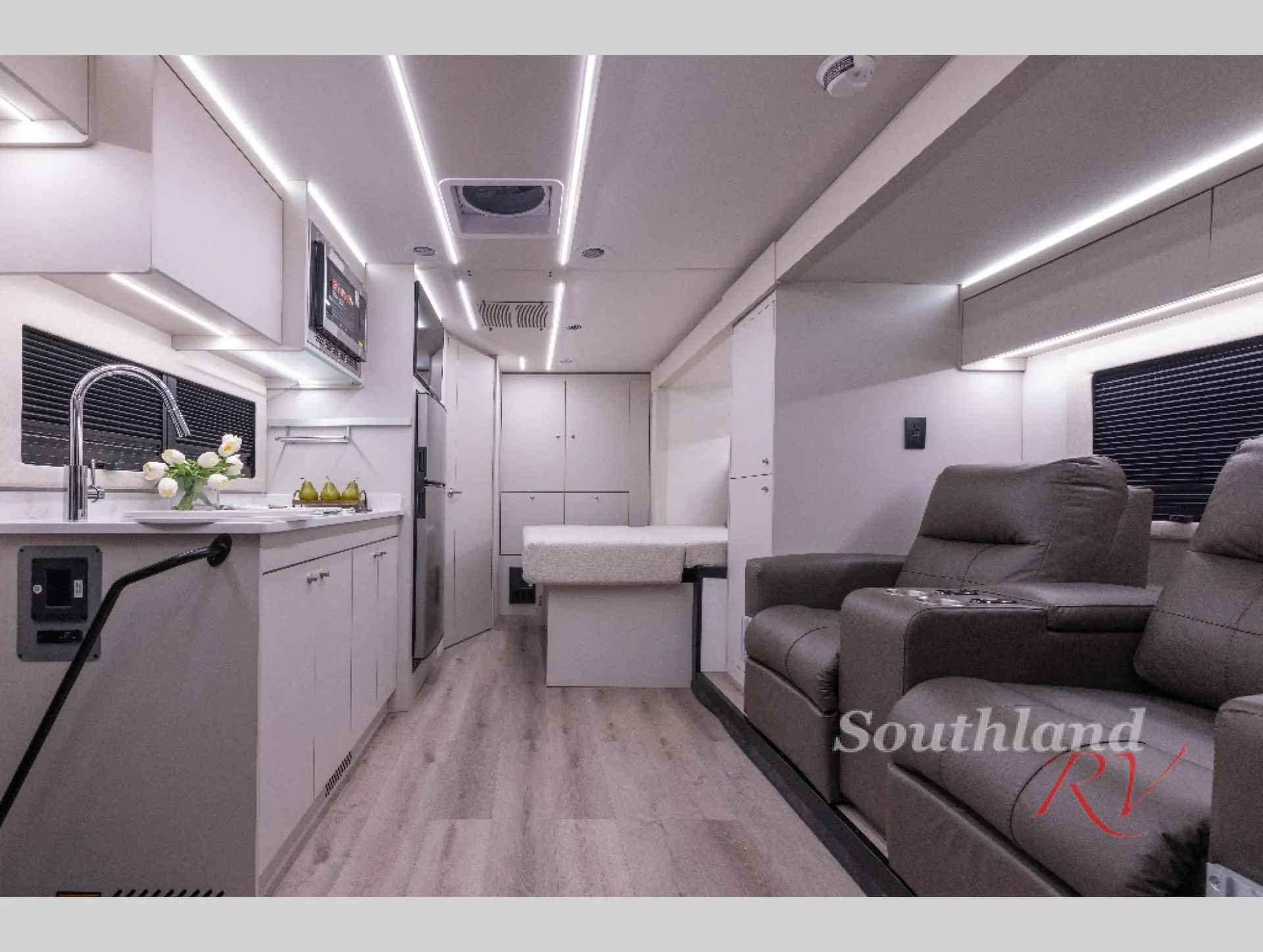 2027 Tiffin Wayfarer 25 PW - Photo 4