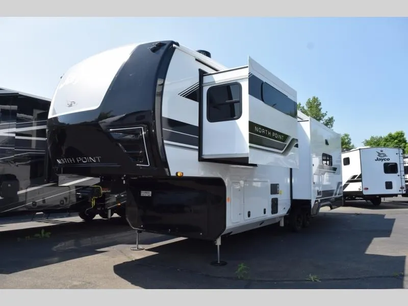 2027 Jayco North Point 310RLTS - Photo 3