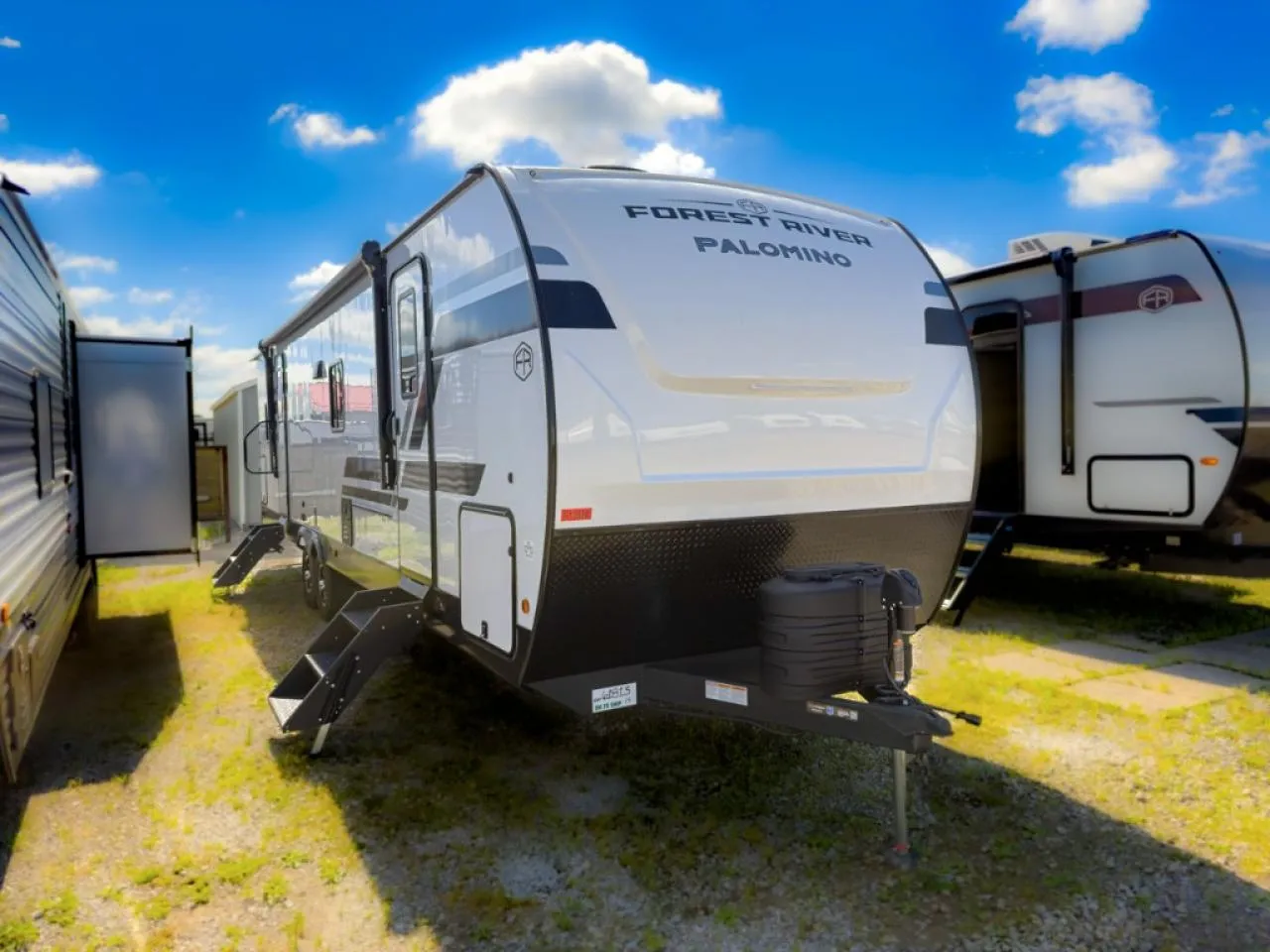 2027 Forest River Solaire 3150TBSS - Photo 3