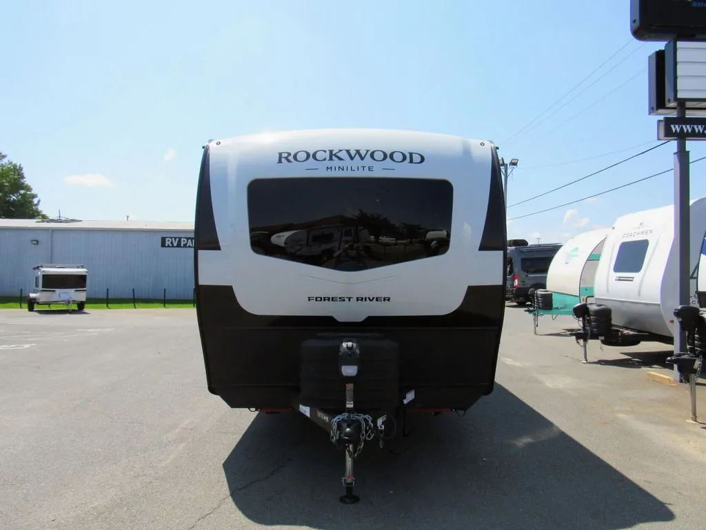 2027 Forest River Rockwood Mini Lite 2109S — Photo 6