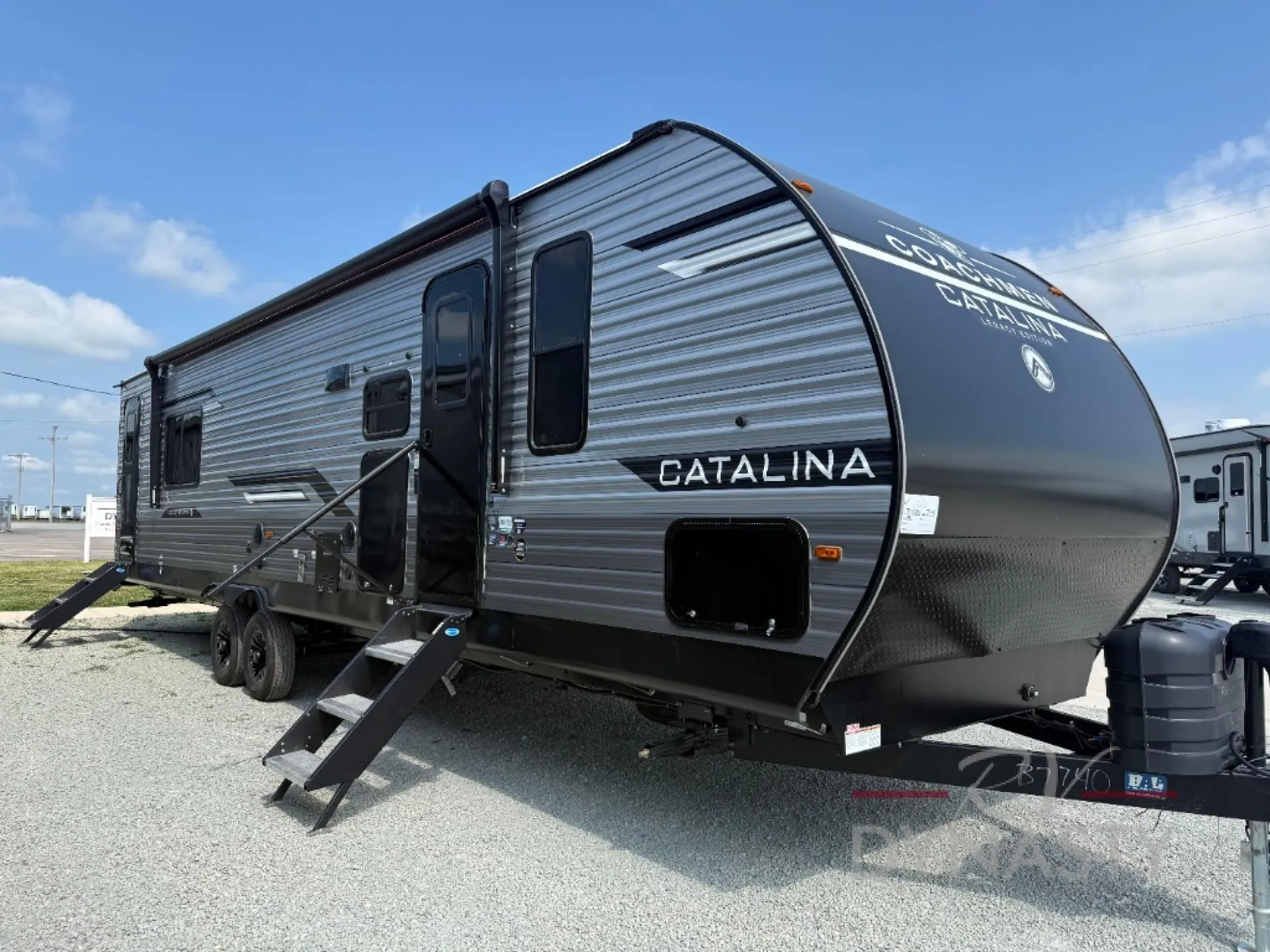 2027 Coachmen Catalina Legacy Edition 333DBDSCK - Photo 2