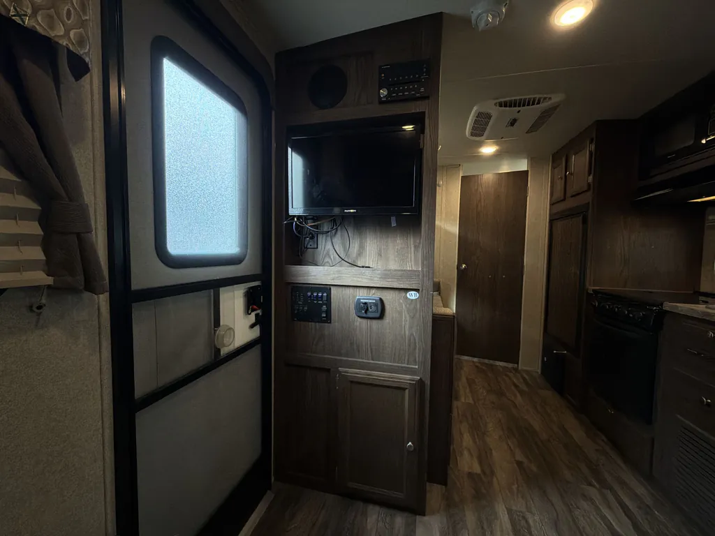 2018 Forest River Flagstaff Micro Lite 19KD, Photos photo 21