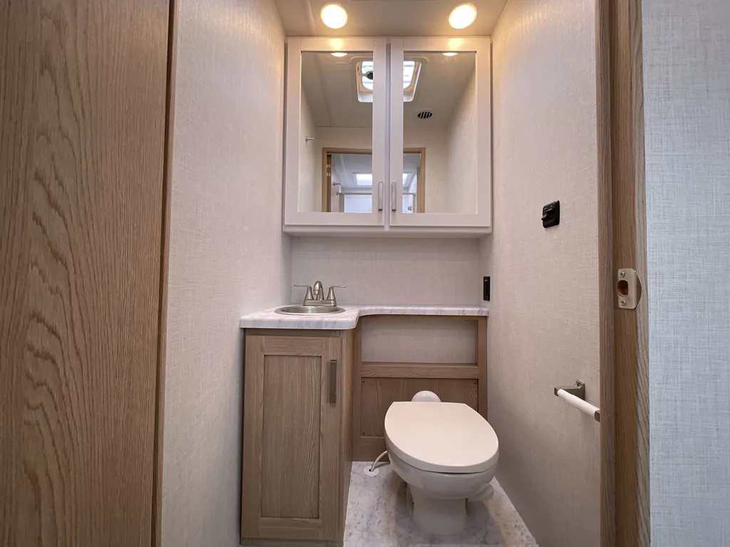 2026 Thor Motor Coach Freedom Elite 28HZ, Photos photo 13