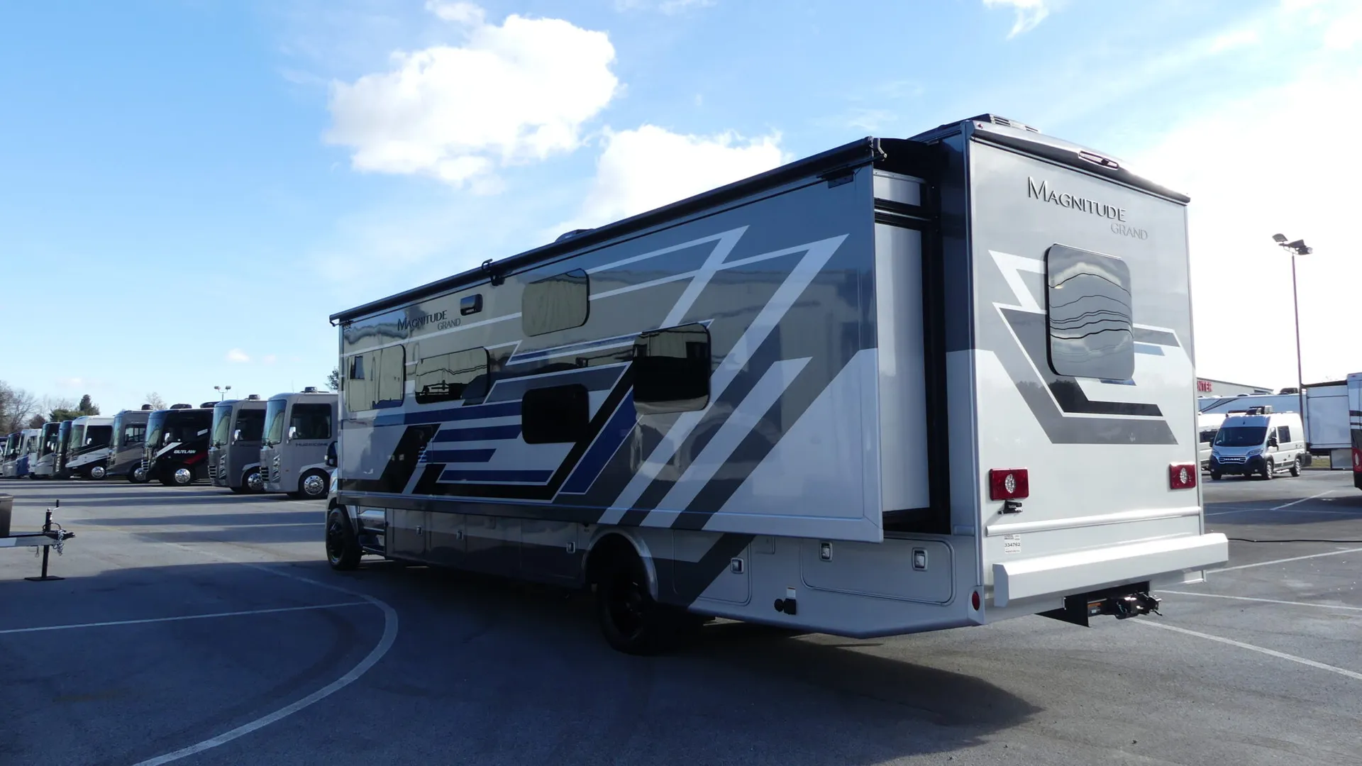 2026 Thor Motor Coach Magnitude Grand R36 - Photo 4