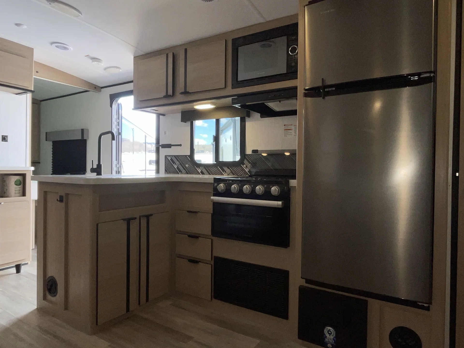 2022 Cruiser RV Radiance 27DD — living area main