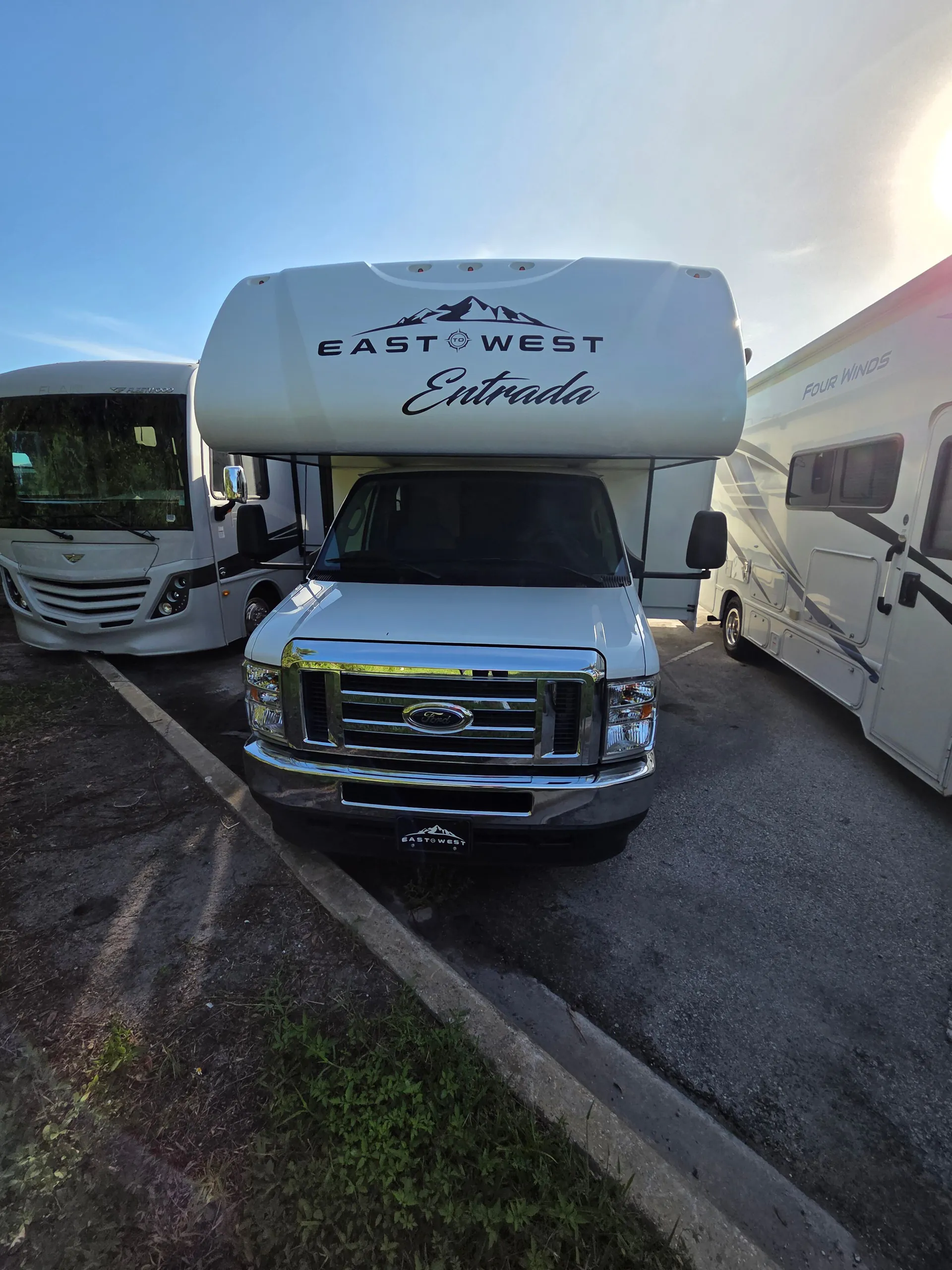 2024 East to West Entrada 3100FB - Photo 3