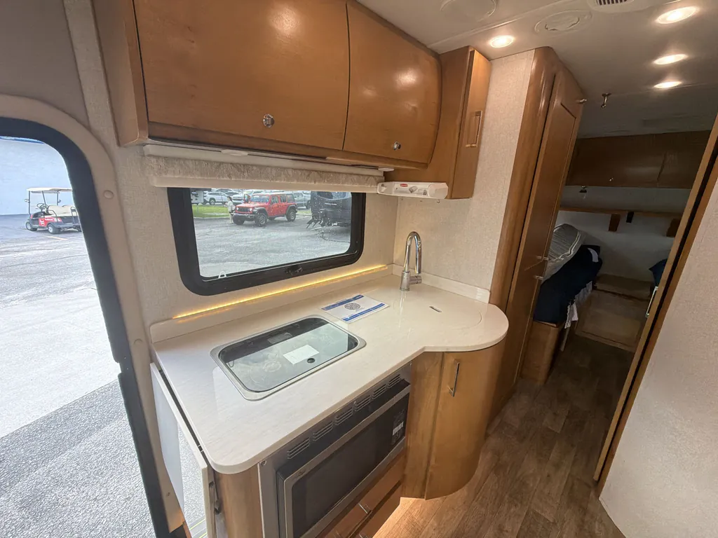 2019 Tiffin Wayfarer 24 TW, Photos photo 8