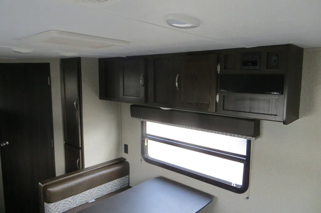 2019 Keystone Springdale 220BHWE, Photos photo 8