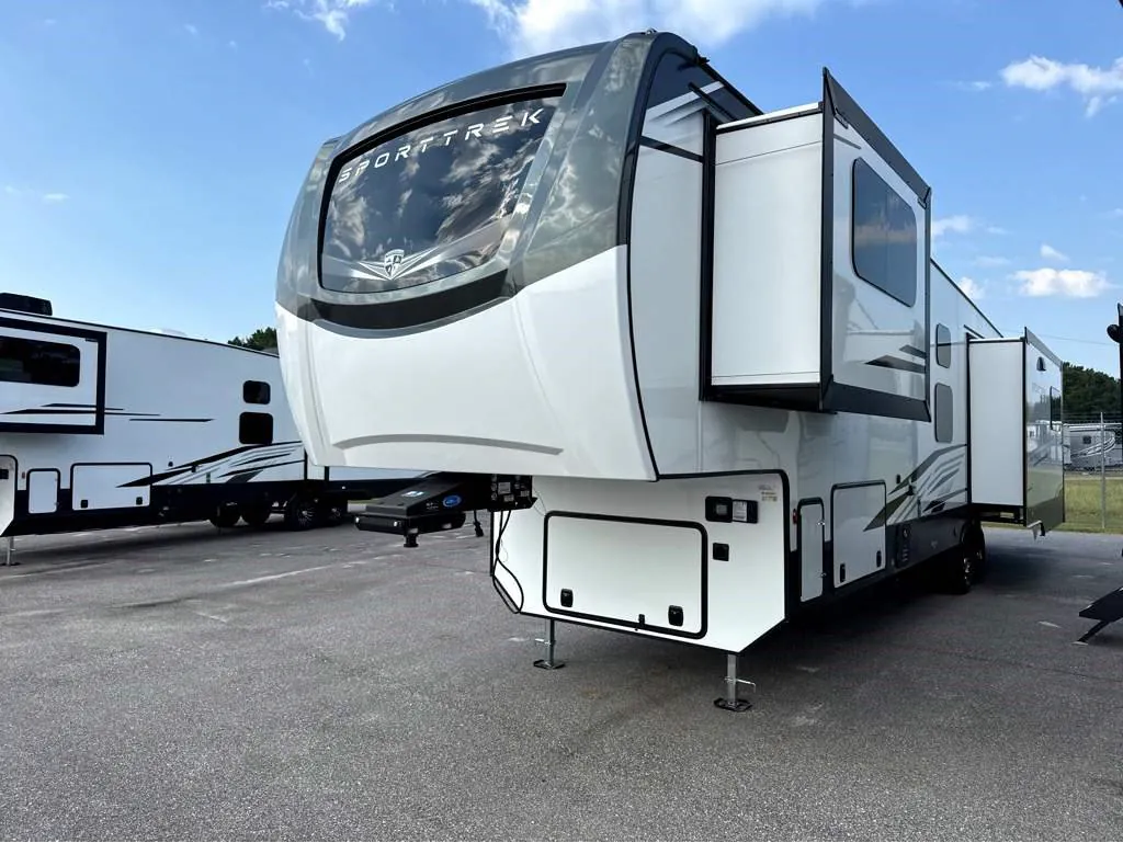 2026 Venture RV SportTrek 5 Touring Edition STTF363VFR - Photo 4
