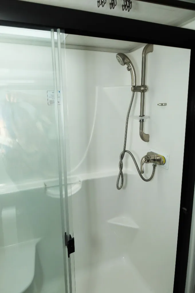 2023 Forest River Cardinal Luxury 380RLX, Photos photo 26