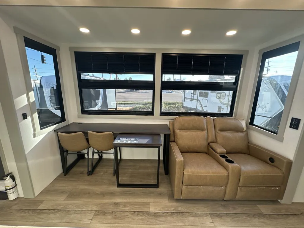 2026 Brinkley Model G 4100, Photos photo 10