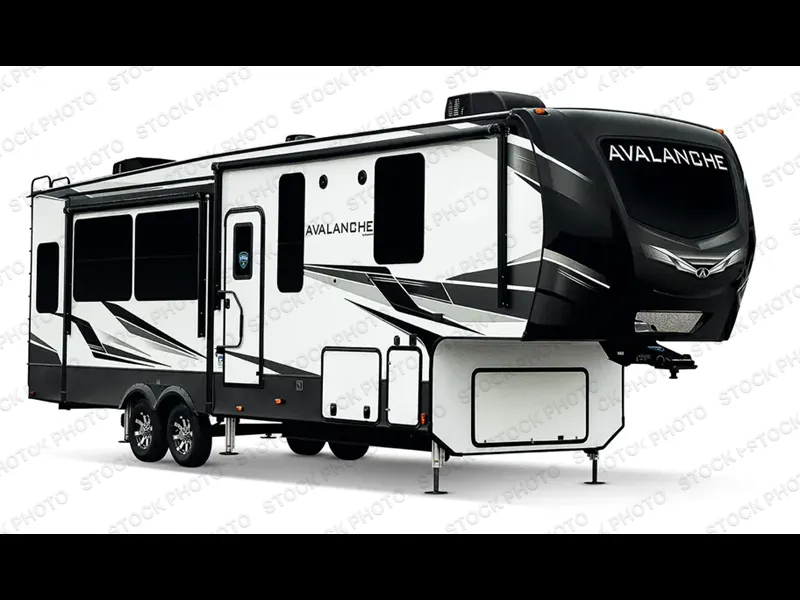 2022 Keystone Avalanche 322RL - Photo 2