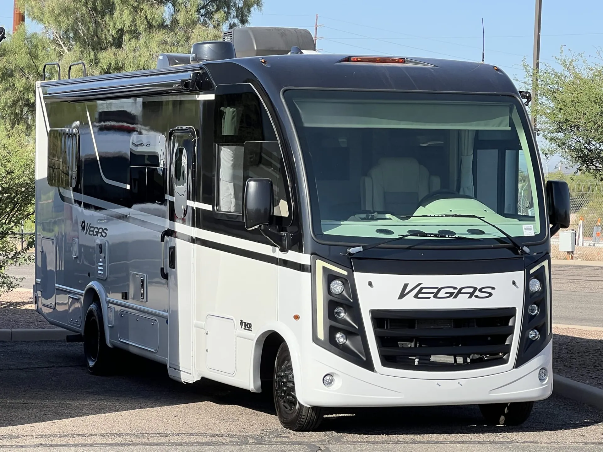 2026 Thor Motor Coach Vegas 262 - Photo 2