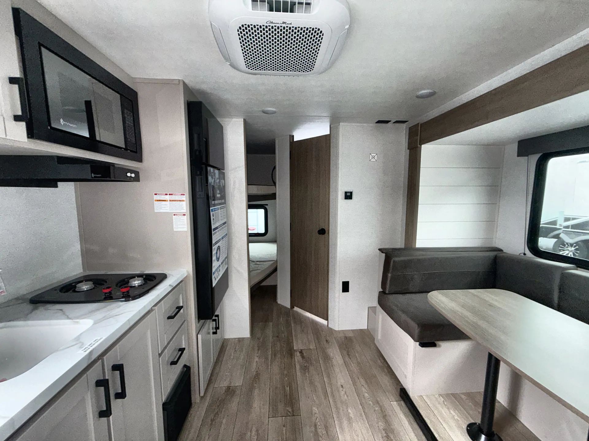 2027 Jayco Jay Flight 197MB - Photo 4