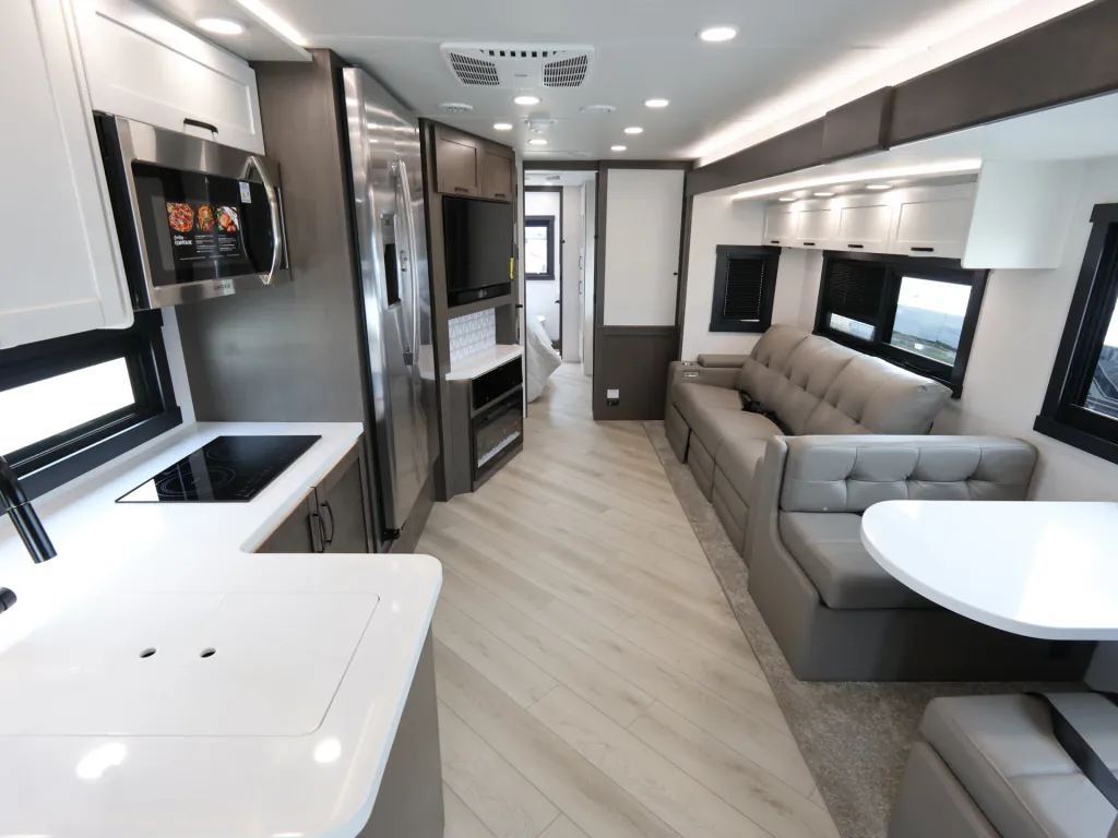 2027 Entegra Coach Accolade 37K, Photos photo 4