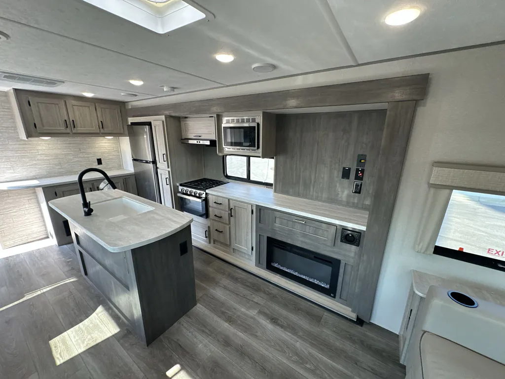 2024 Coachmen Catalina Legacy Edition 283FEDS, Photos photo 12
