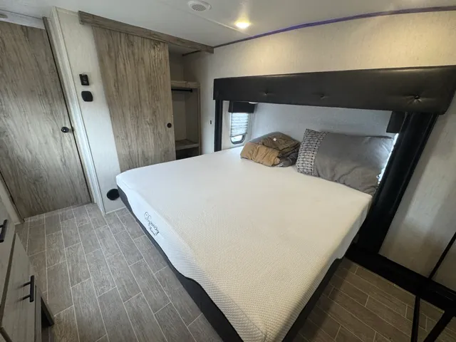 2022 Forest River Cherokee Arctic Wolf 3880 SUITE, Photos photo 36