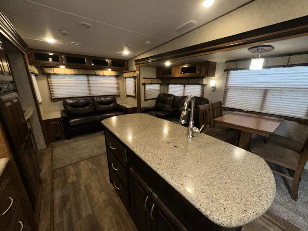 2017 Prime Time Crusader 295RST, Photos photo 6