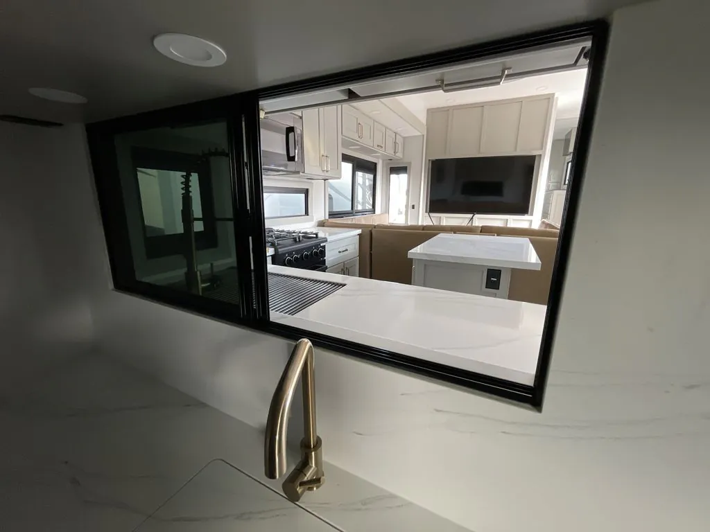 2025 Brinkley Model G 3250, Photos photo 52