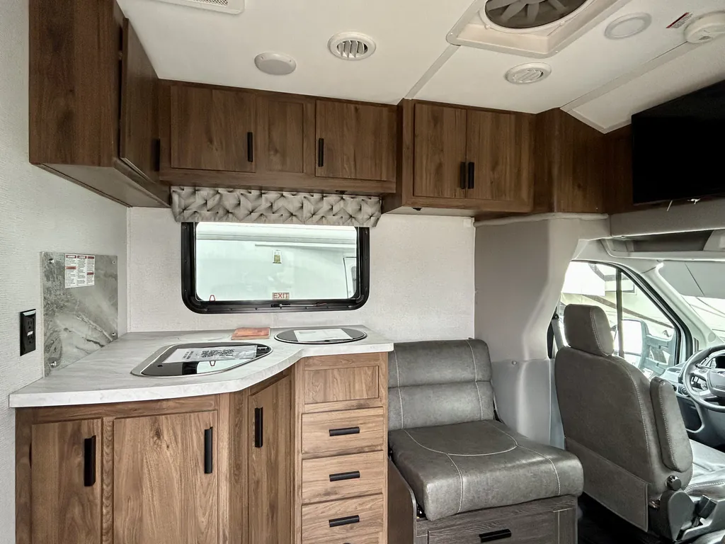 2021 Forest River Sunseeker TS2380, Photos photo 9