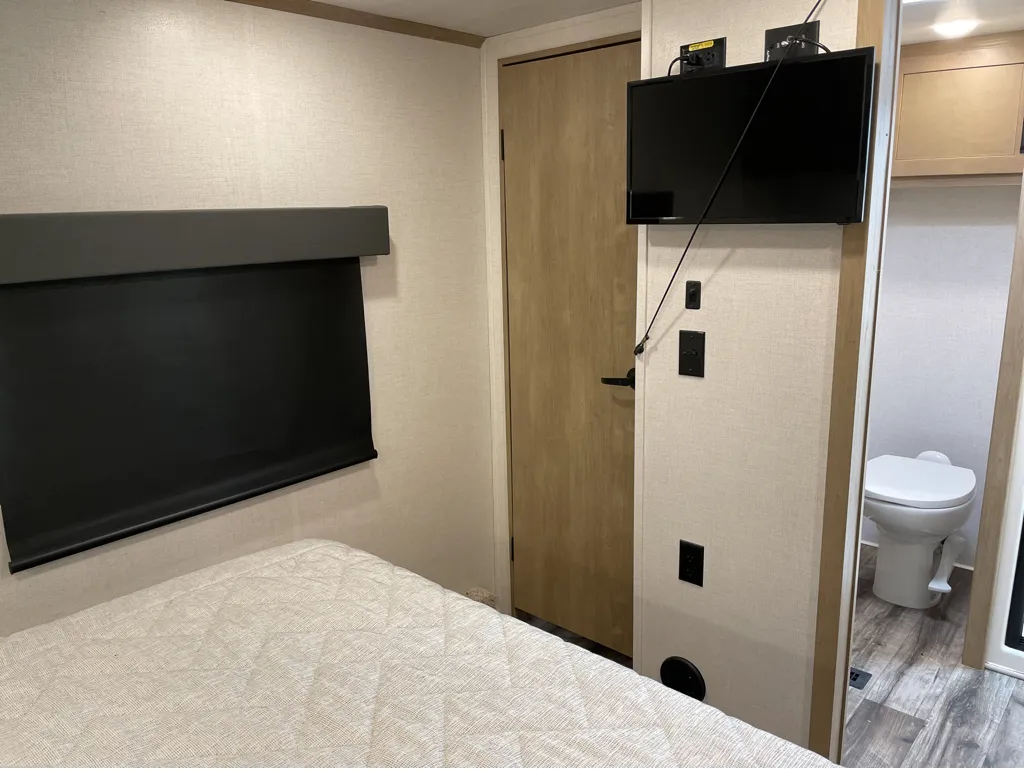 2023 Keystone Raptor 362, Photos photo 24