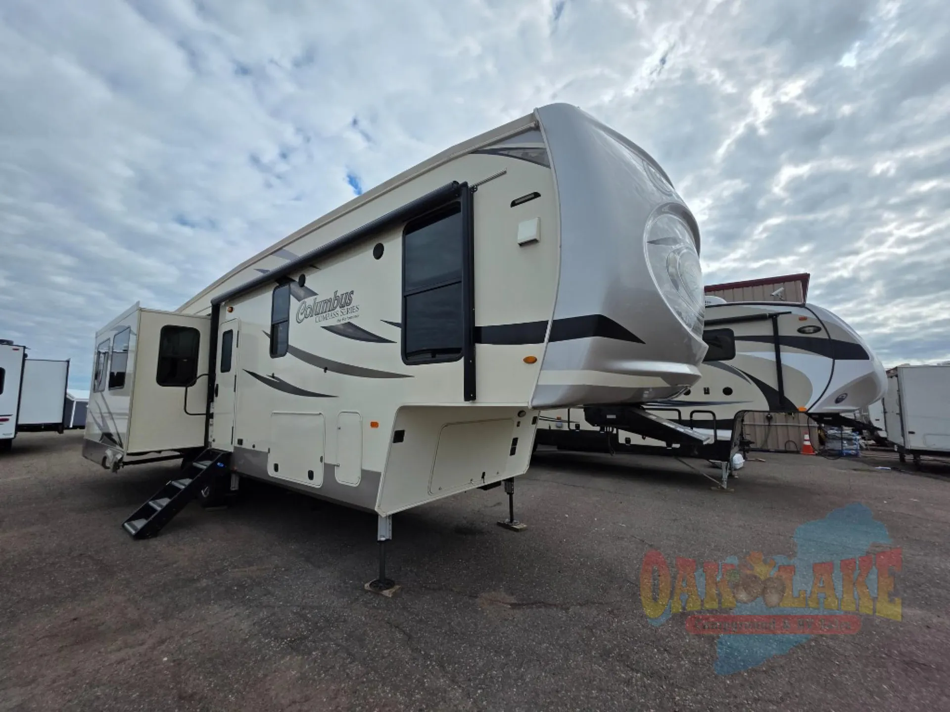 2020 Palomino Columbus 329DVC - Photo 2