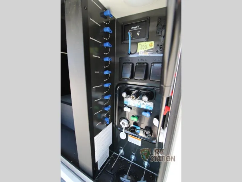 2027 Keystone RV Montana High Country 391TB - Photo 2