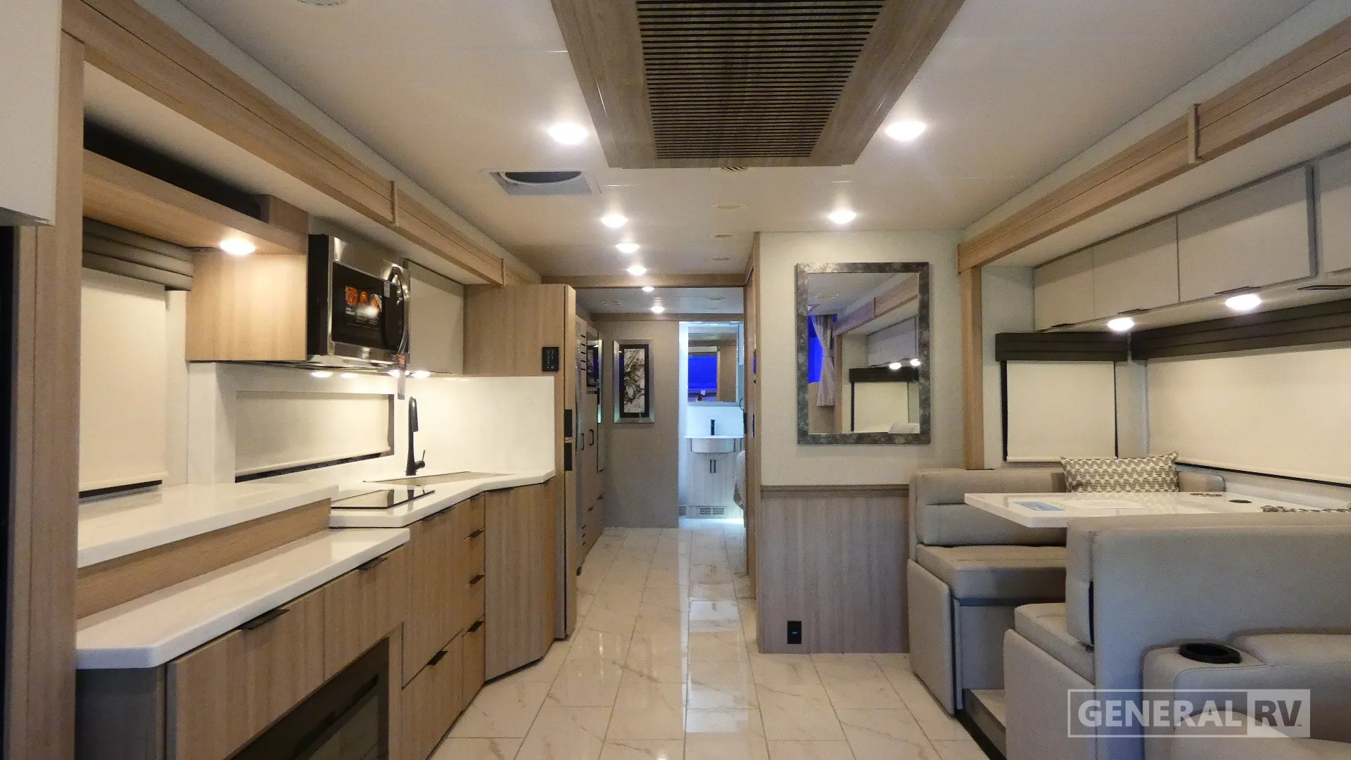 2027 Thor Motor Coach Pasadena SV 38DX - Photo 3