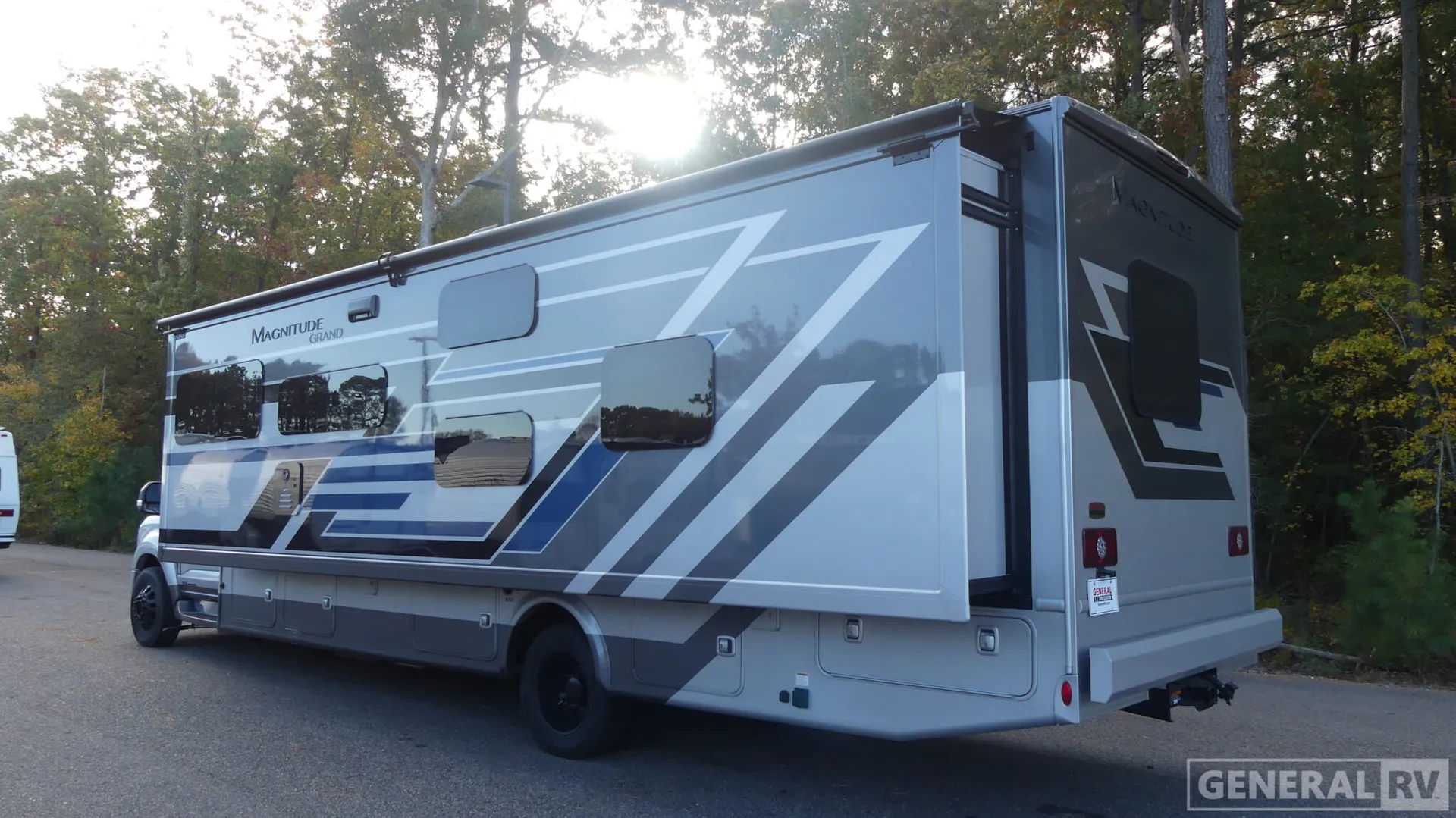 2026 Thor Motor Coach Magnitude Grand R36 - Photo 4
