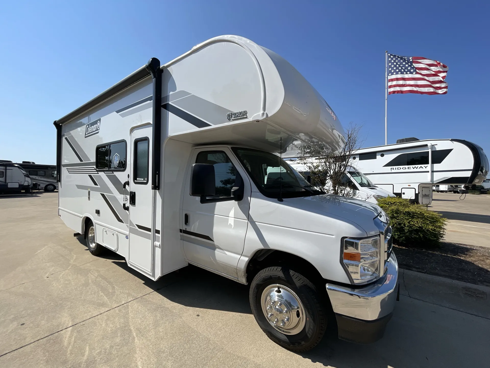 2026 Thor Motor Coach Coleman 22EZ - Photo 2