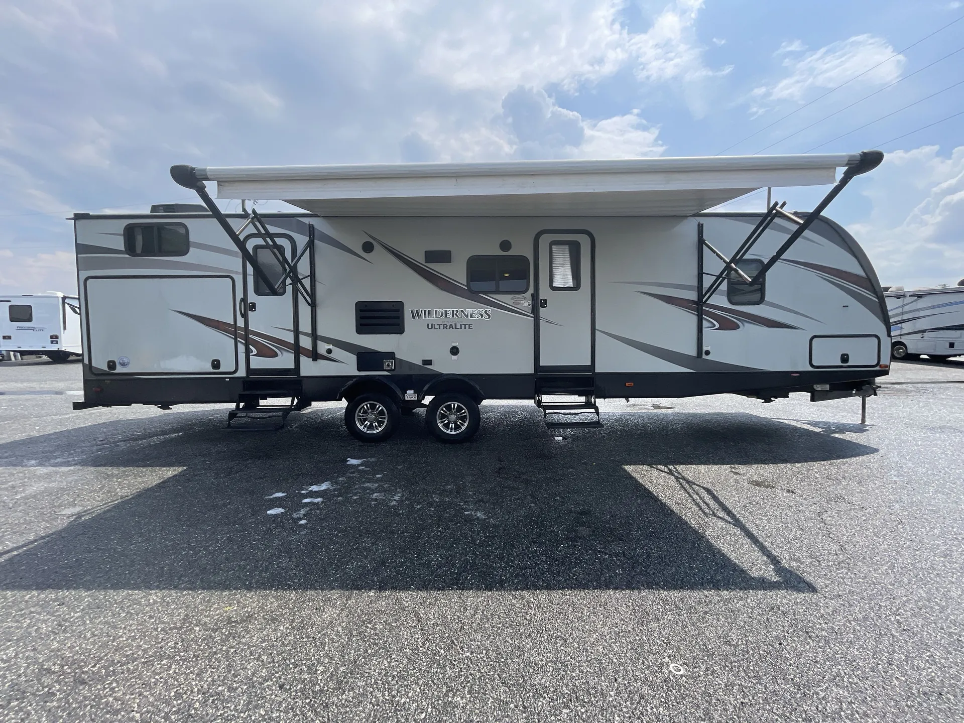 2018 Heartland Wilderness 3350 DS — campside