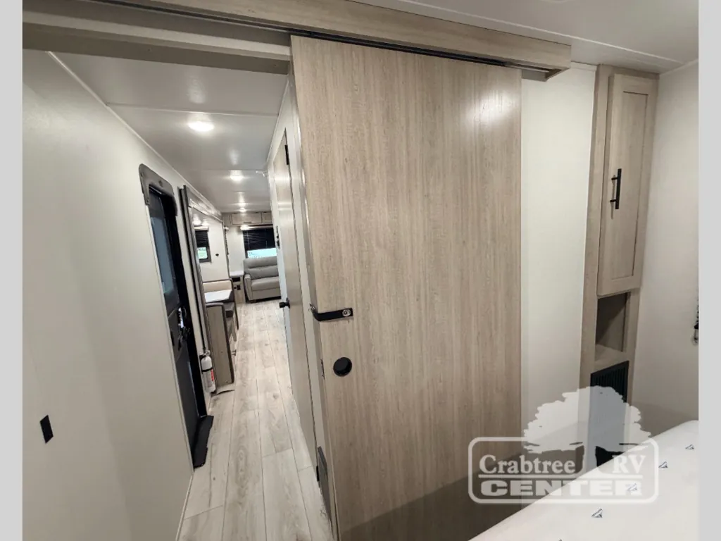 2027 East to West Della Terra 272RL, Photos photo 11