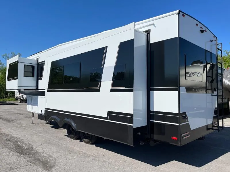 2027 Brinkley Model Z New    3200 - Photo 4
