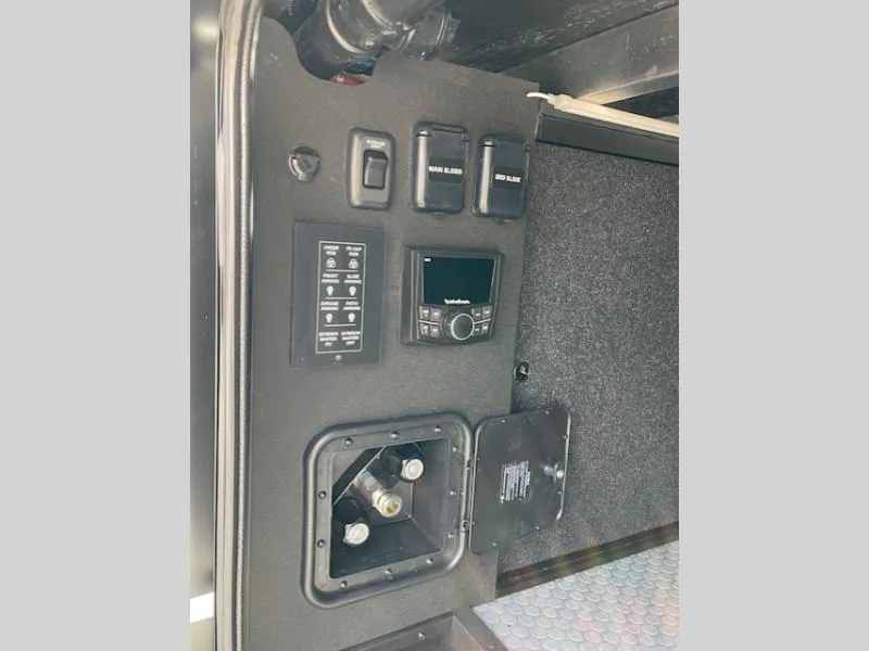 2026 Brinkley Model G 4000, Photos photo 22