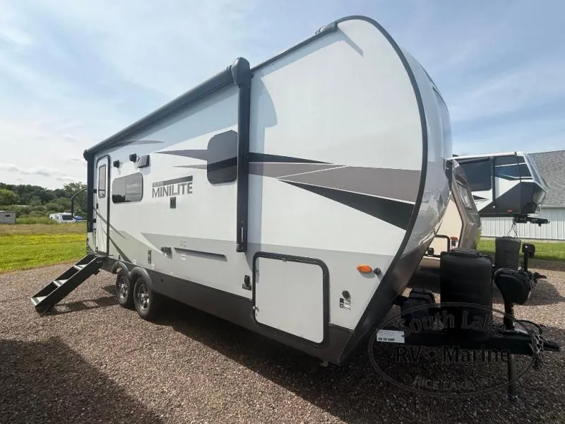 2023 Forest River Rockwood Mini Lite 2205S - Photo 3