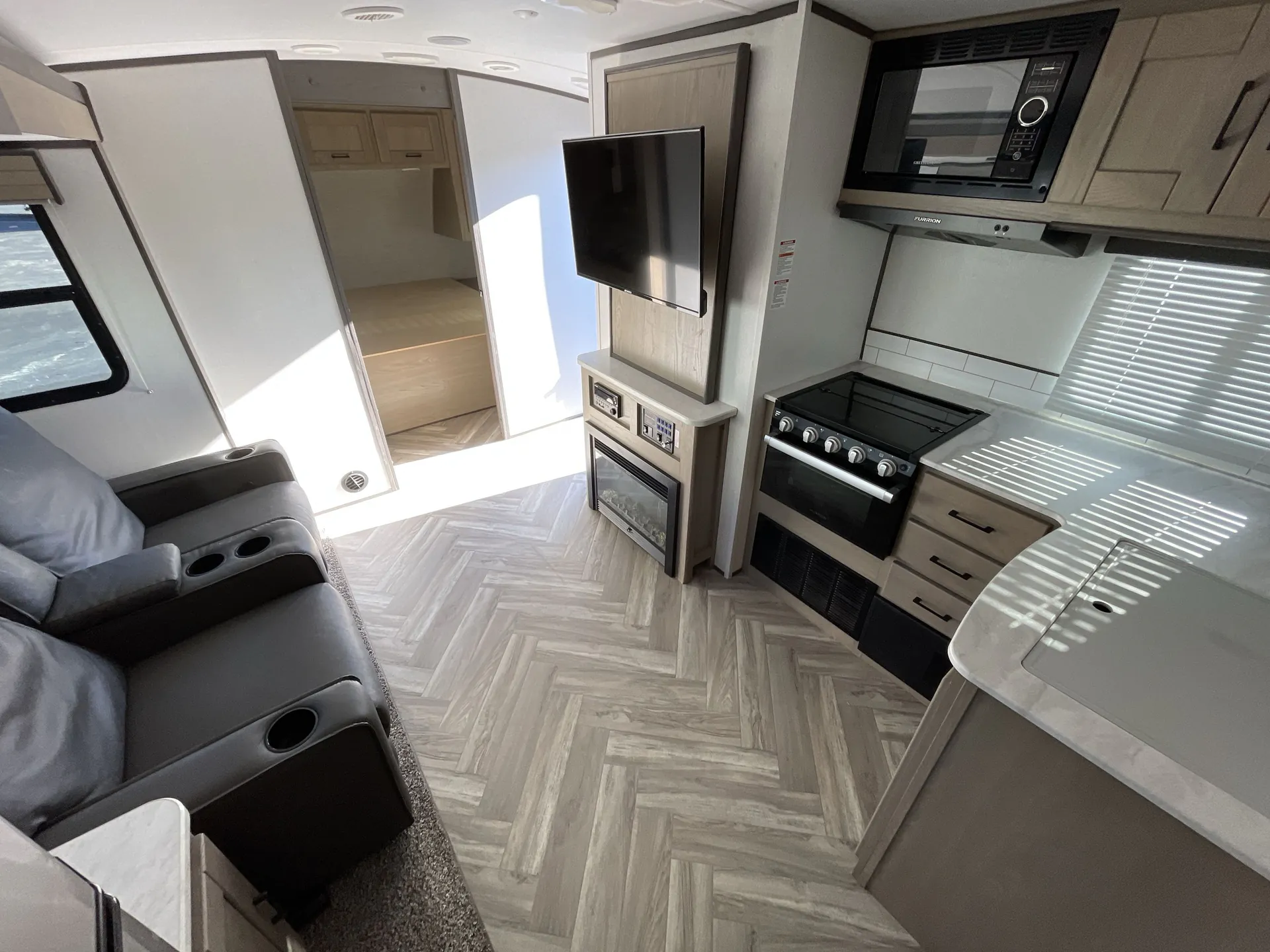 2021 Cruiser RV Shadow Cruiser 289RBS — living area main