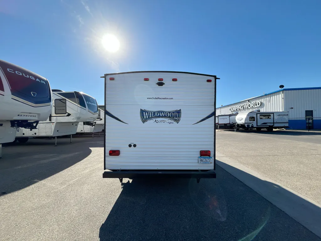 2017 Forest River Wildwood X-Lite 201BHXL, Photos photo 7
