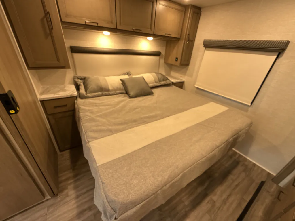 2026 Thor Motor Coach Freedom Traveler A29, Photos photo 15