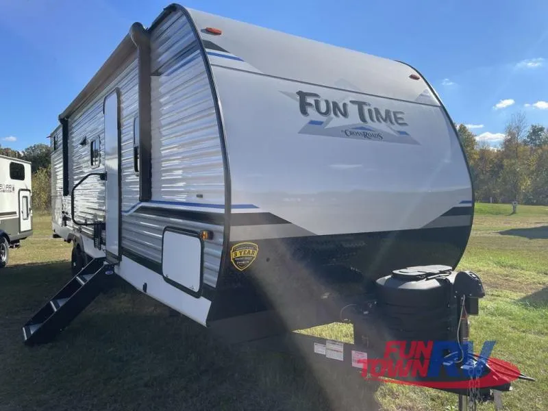 2024 CrossRoads RV Fun Time 290SK - Photo 2